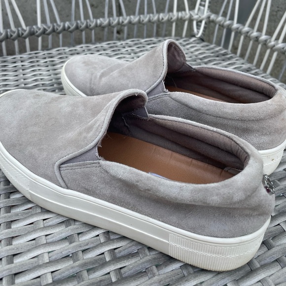 Steve Madden Gills Suede Platform Slip-on Sneaker - Picture 1 of 10